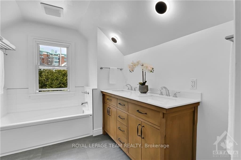 3 FREDERICK Place photo 15