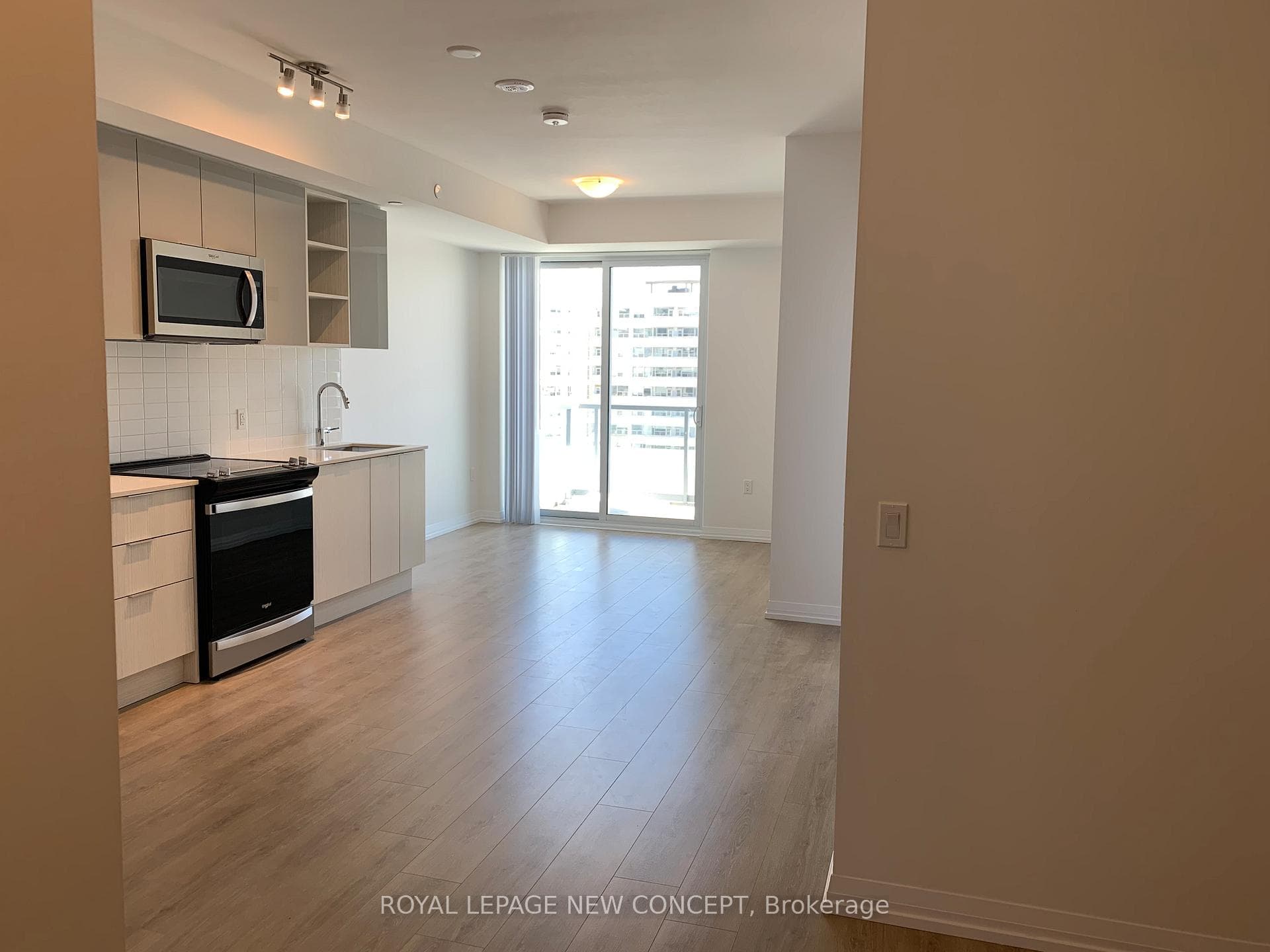 25 Holly Street Unit 2704 photo 4