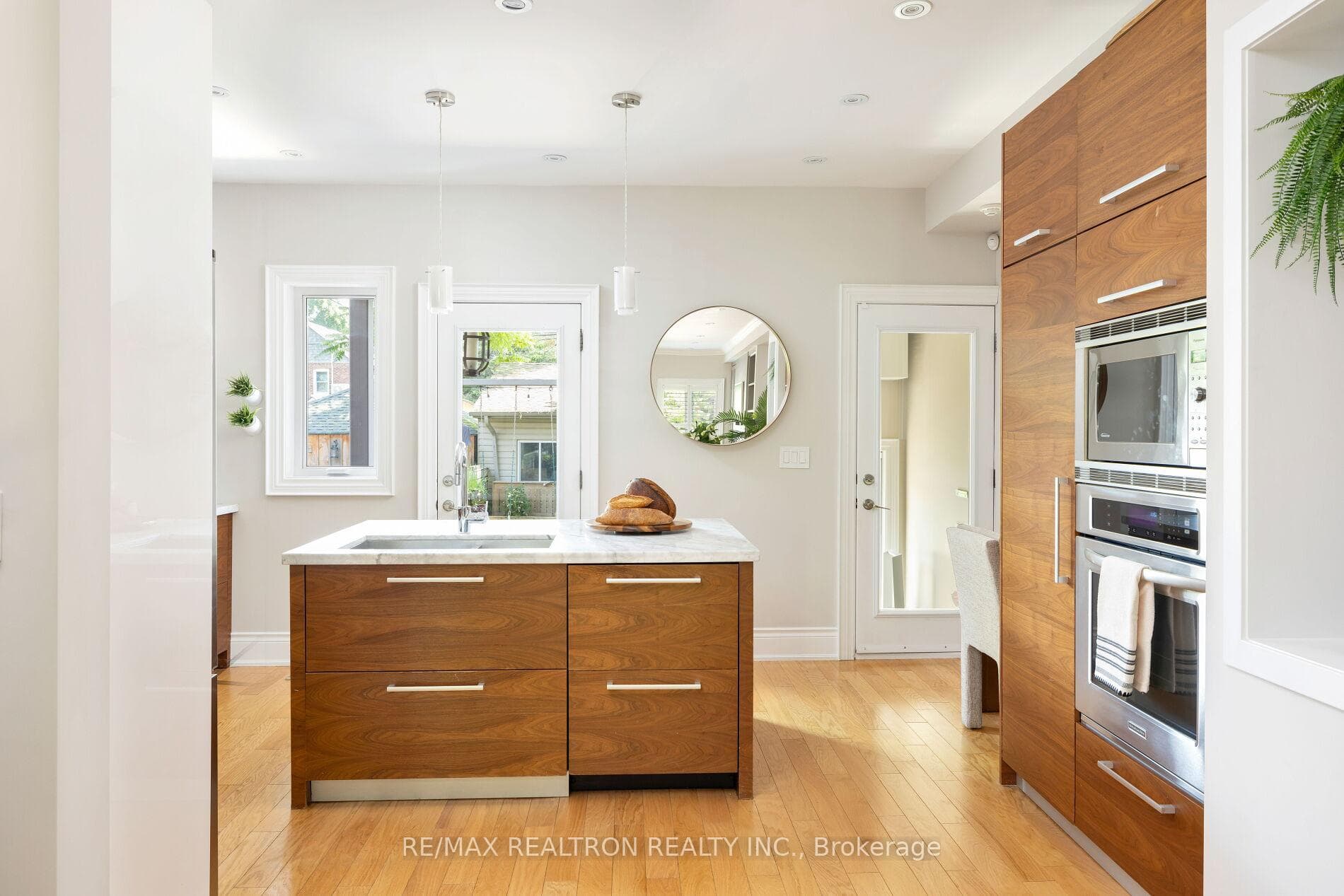775 Shaw Street photo 12