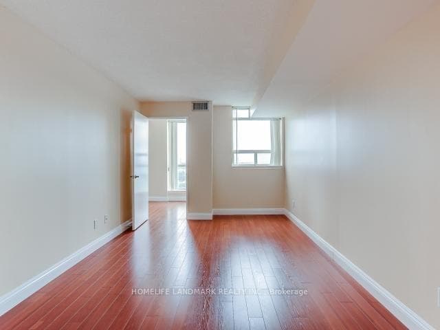 2466 Eglinton Avenue Unit 1419 photo 11