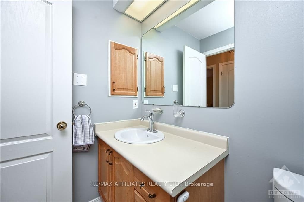 11 BASLAW Drive photo 22