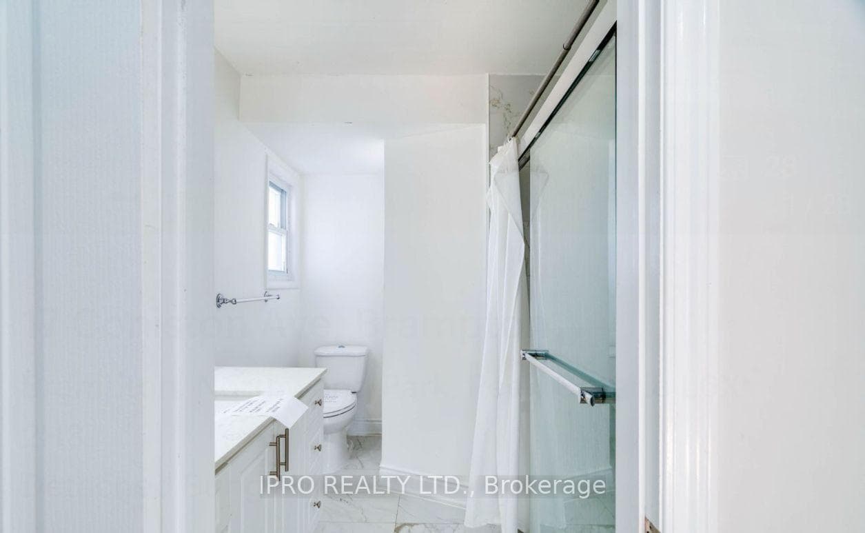 17 Coniston Avenue Unit Main photo 16
