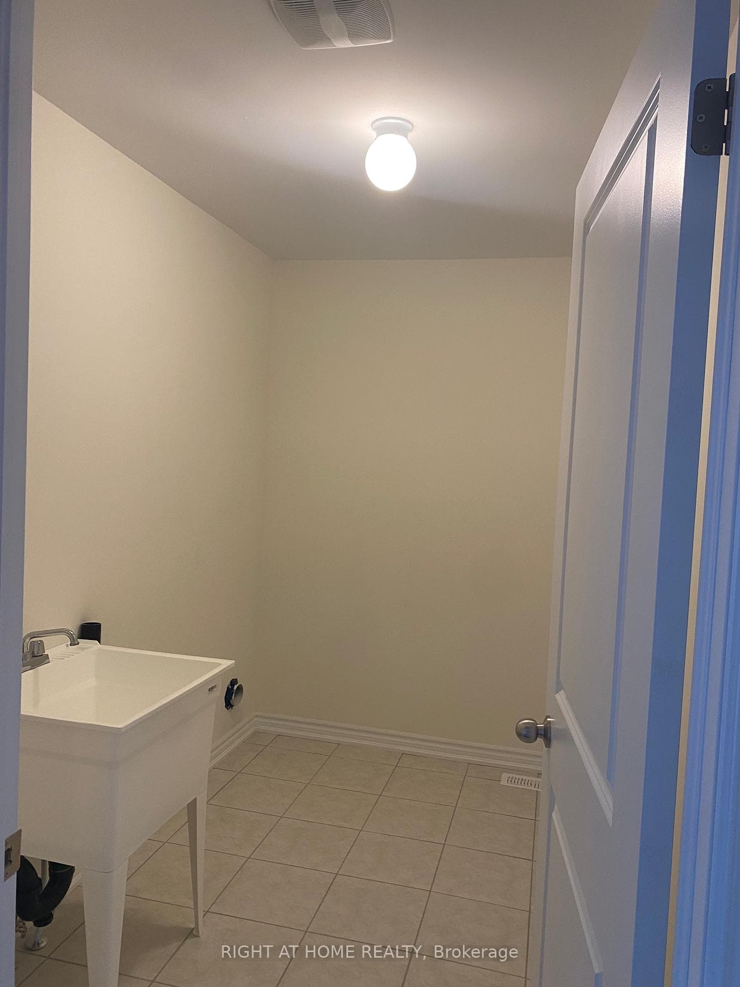 1106 CAMEO Street photo 9