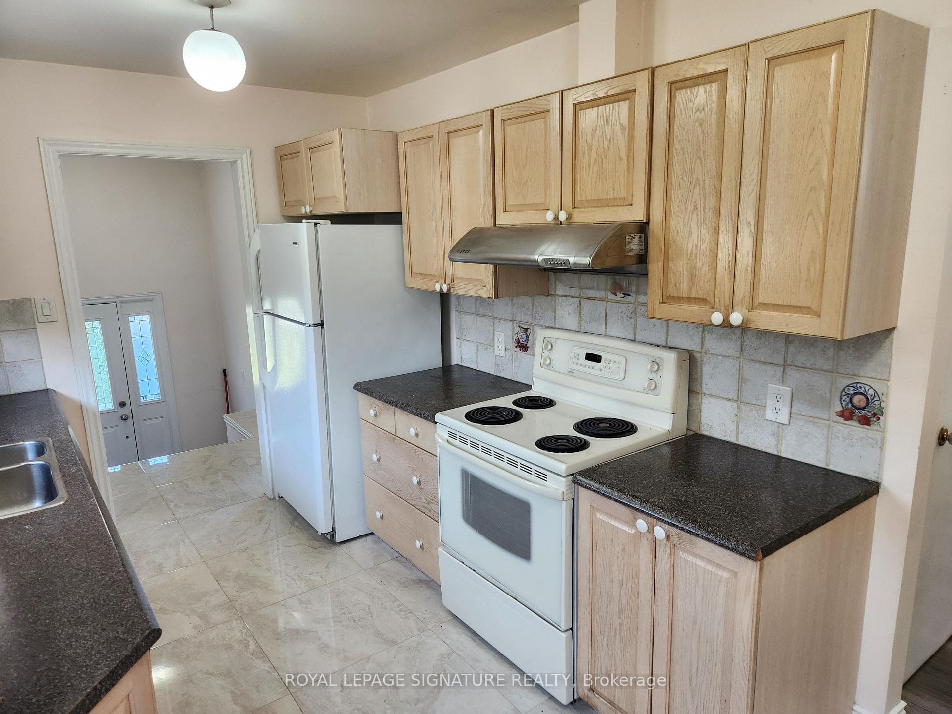 3334 Tallmast Crescent photo 7