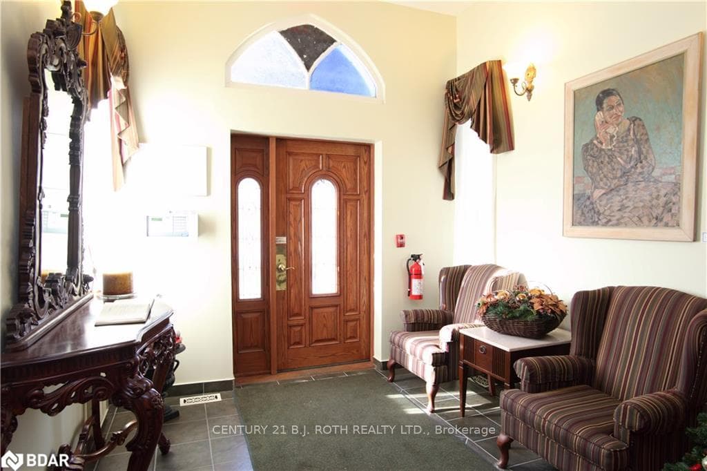 1 Berczy Street photo 12