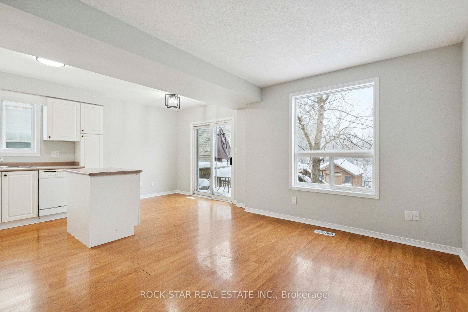 64 Dawn Ridge Drive photo 2