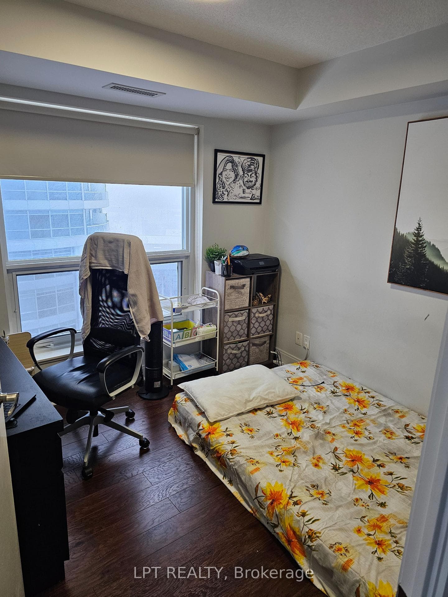 125 Village Green Square Unit 810 photo 8