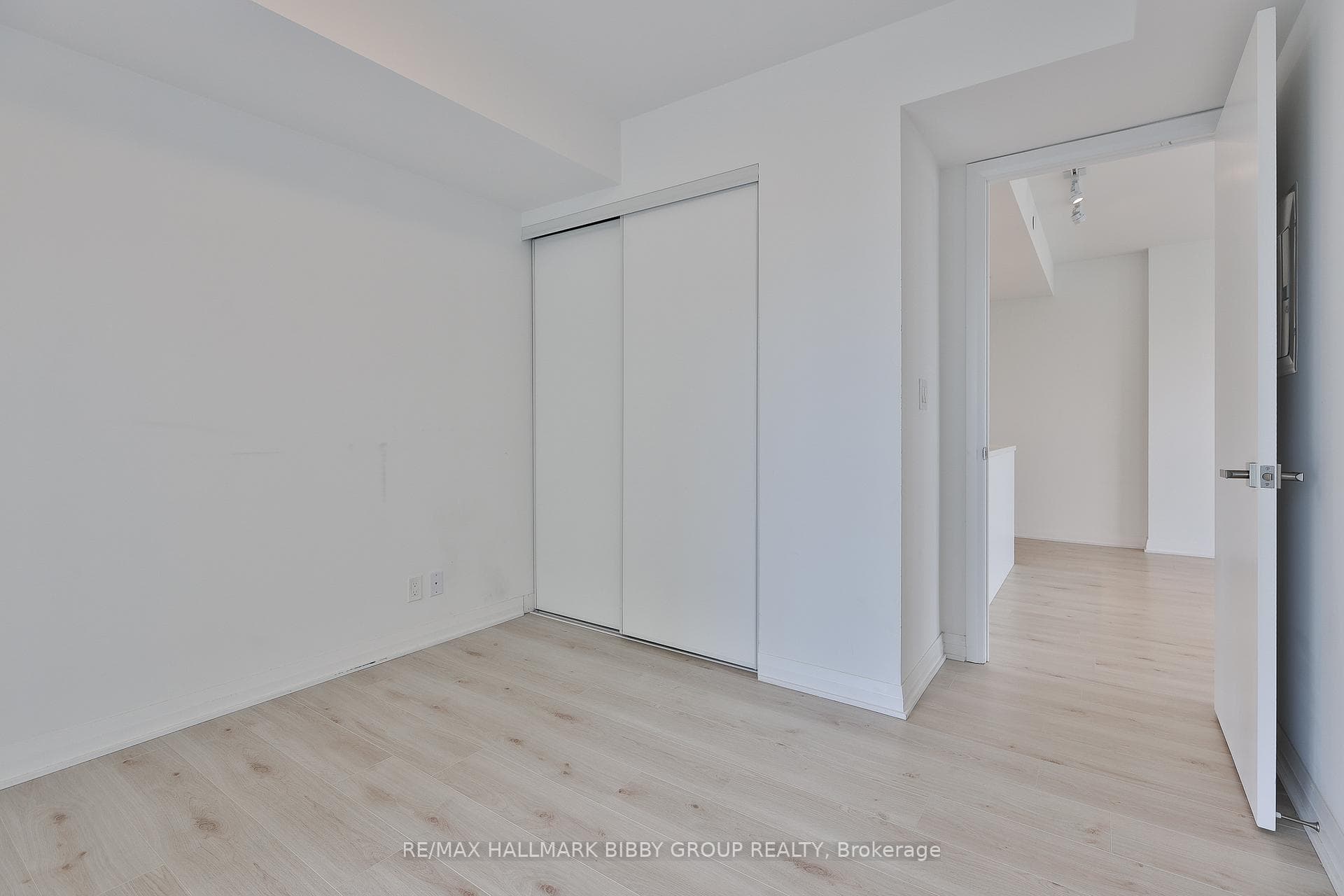 99 Foxbar Road Unit 1808 photo 15