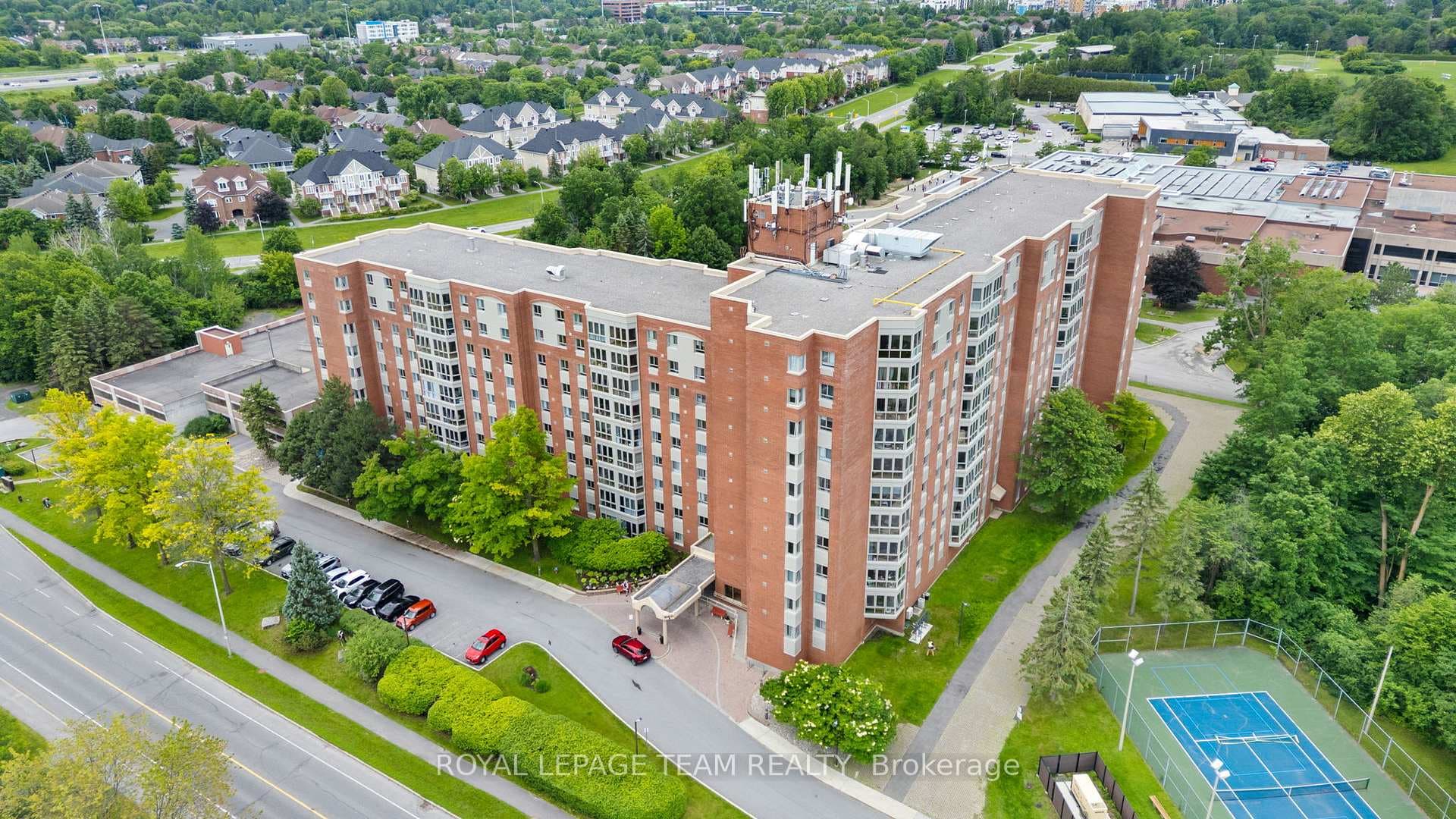 960 Teron Road Unit 604 photo 3