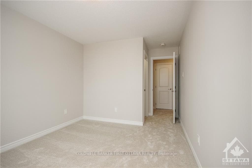 72 FOCALITY Crescent photo 16