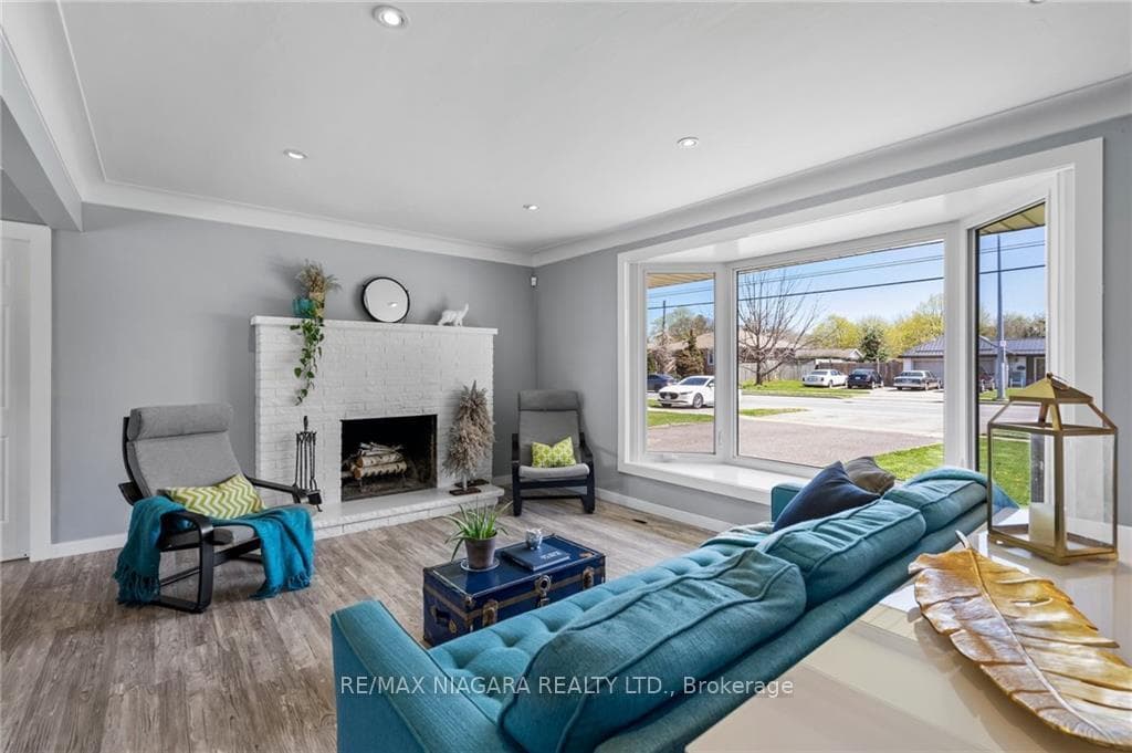 227 Lakeshore Road photo 7
