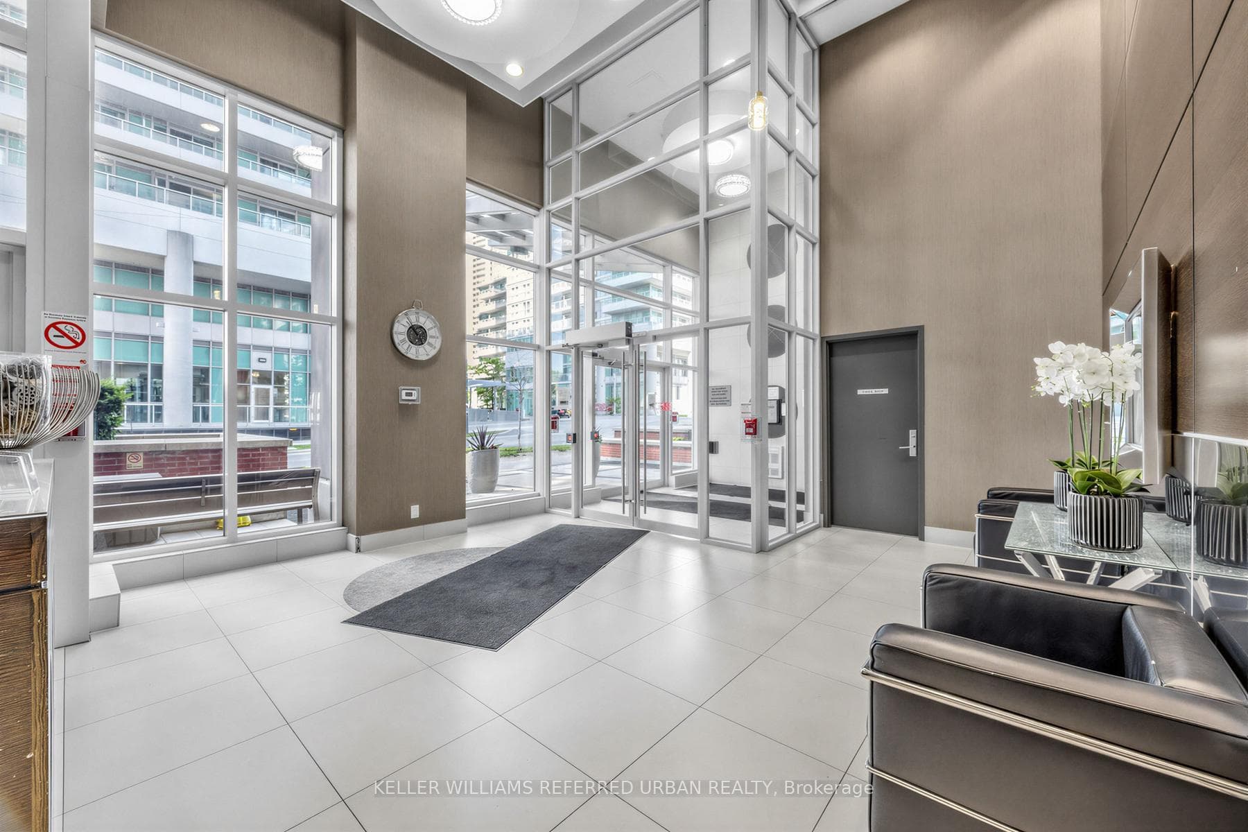 25 Town Centre Court Unit 2106 photo 24