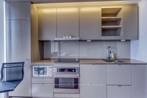 101 Peter Street Unit 3002 photo 12