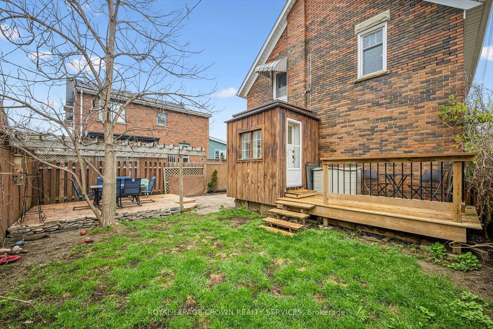 9 Spadina Road photo 25