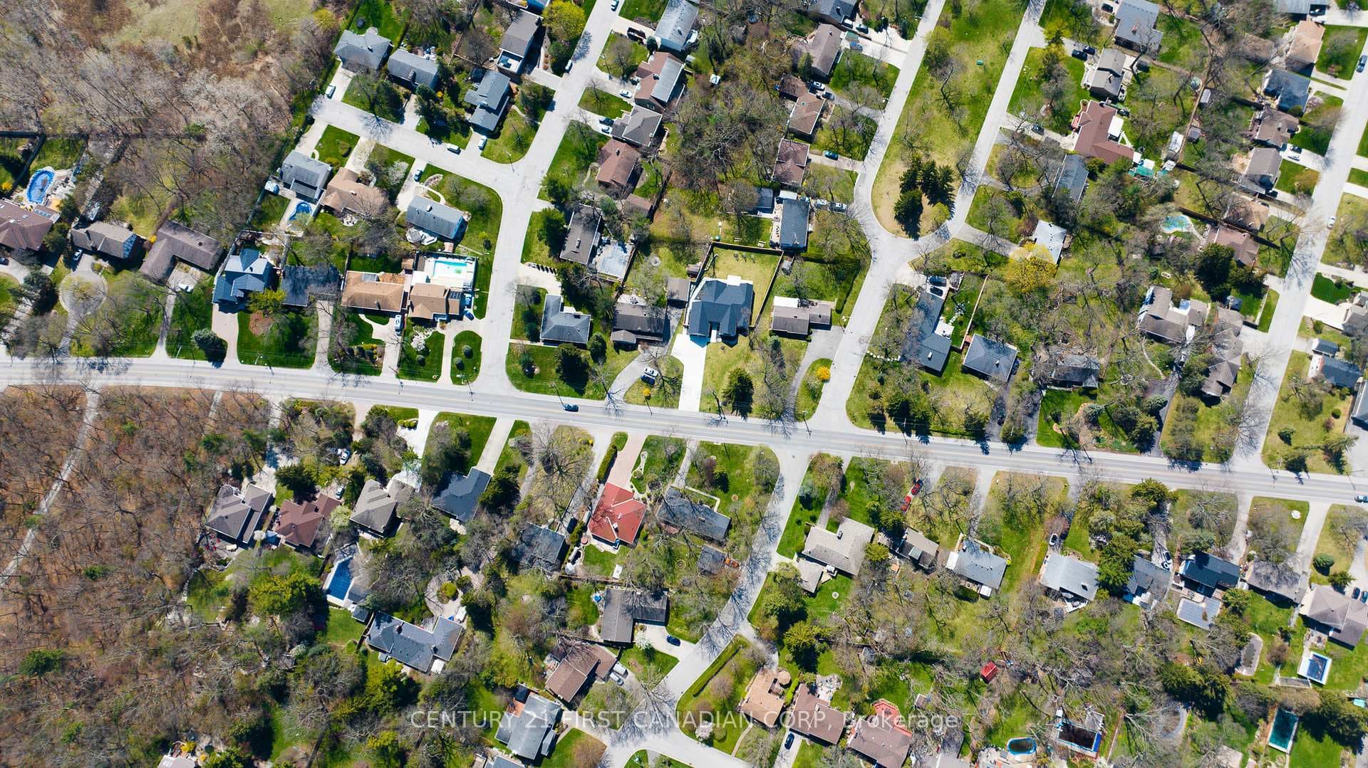 1337 Lakeshore Road photo 38