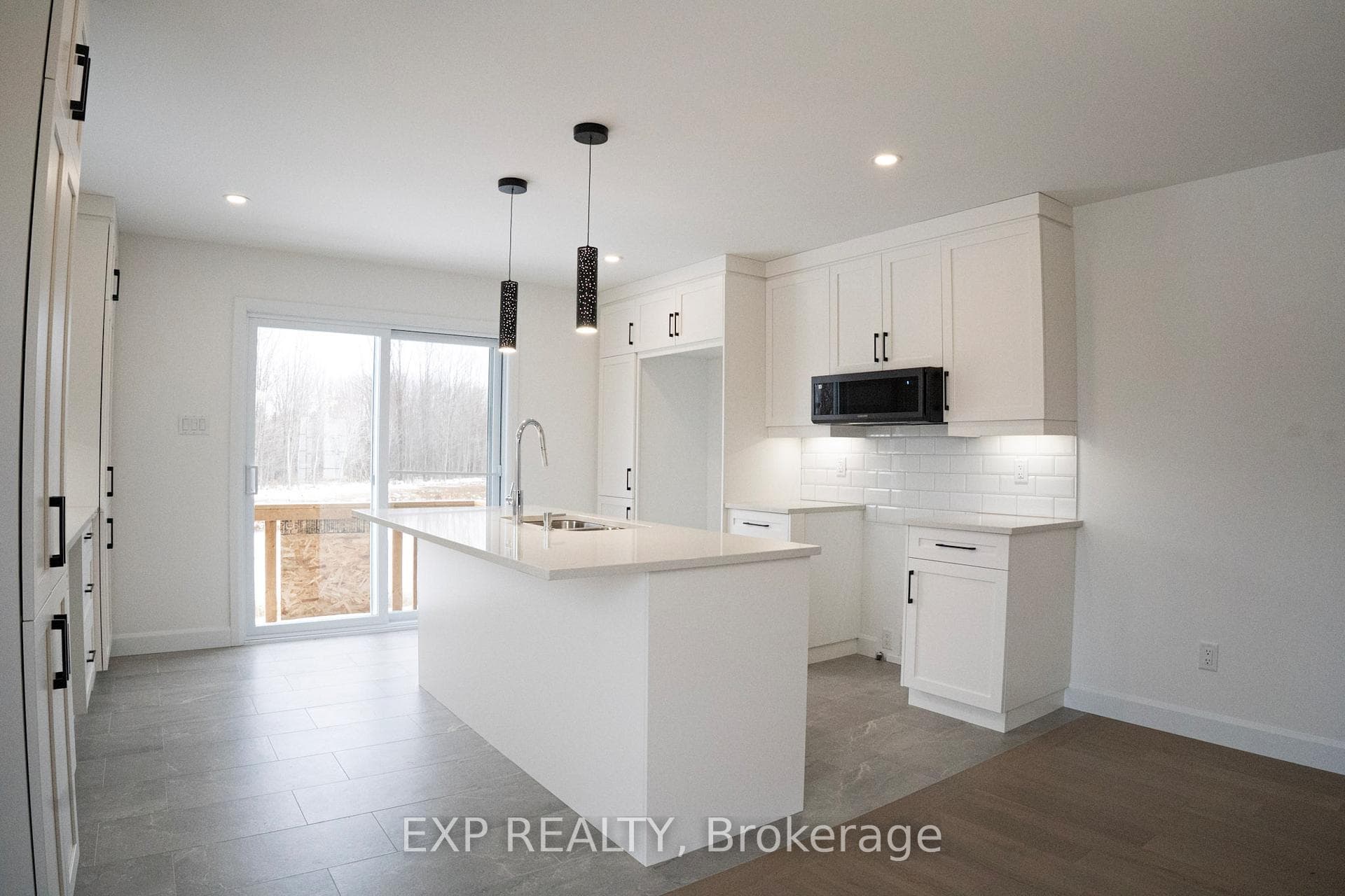 144 Giroux Street photo 11