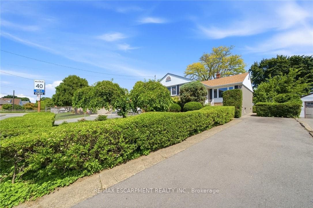 89 Charlotte Street photo 1