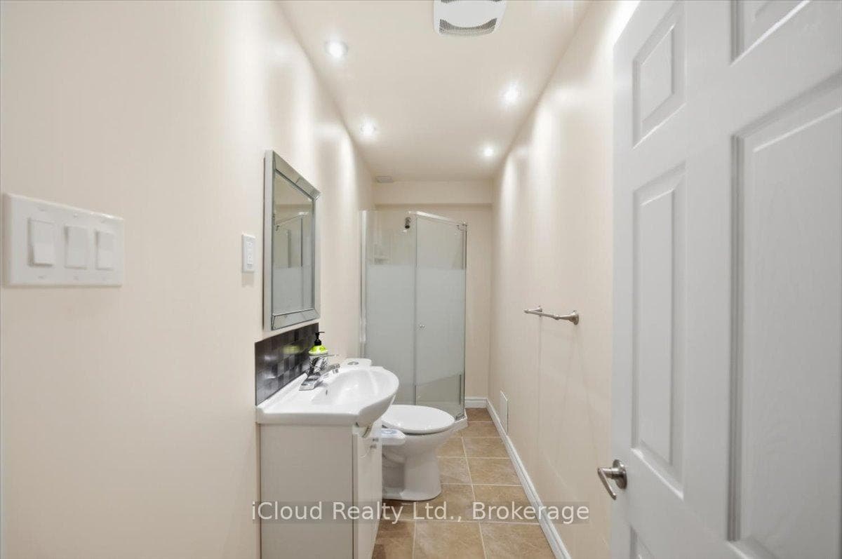 270 Whetham Heights photo 47