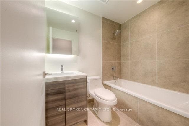 20 Minowan Miikan Lane Unit 402 photo 10