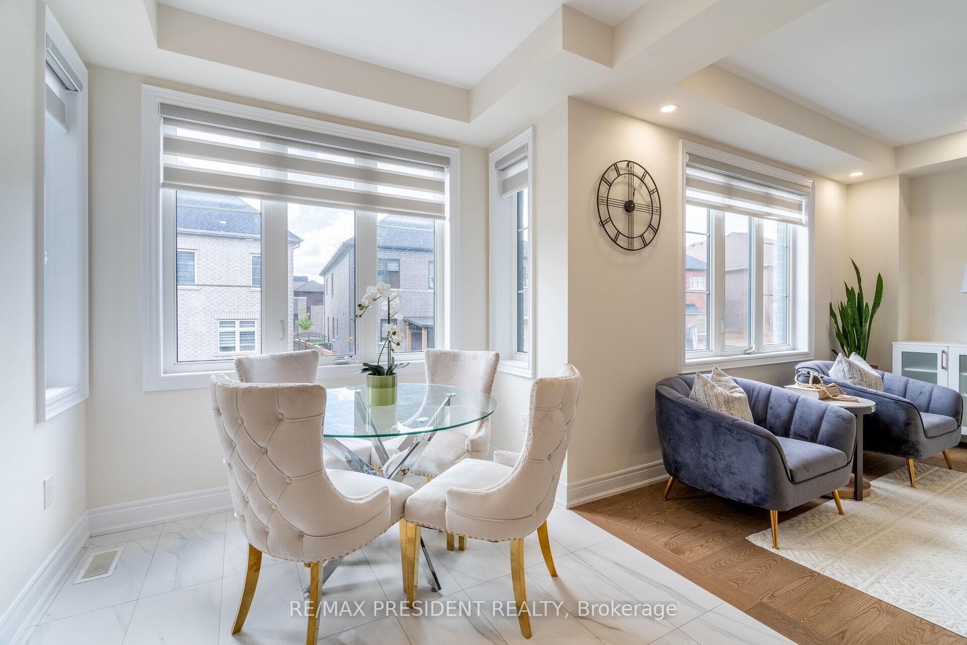 42 Frost Street photo 8