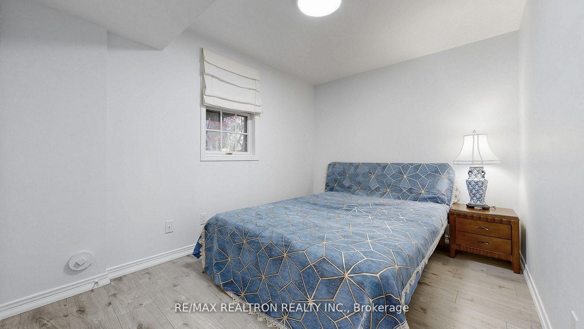 25 Waterbridge Lane photo 16