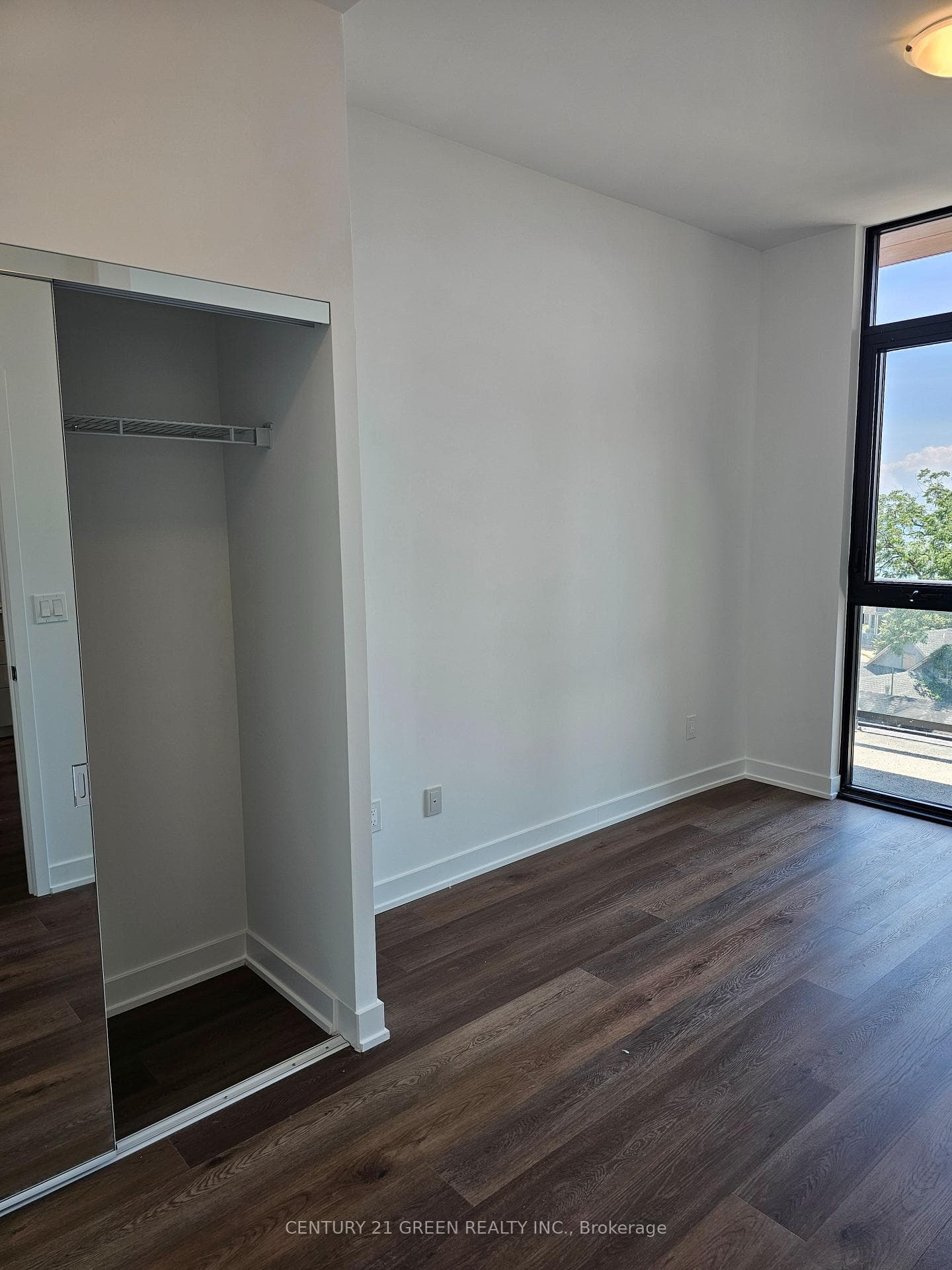 2075 Lakeshore Road Unit 412 photo 29