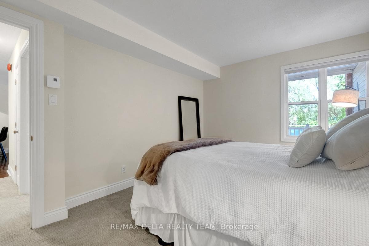 1099 Cadboro Road Unit 107 photo 17