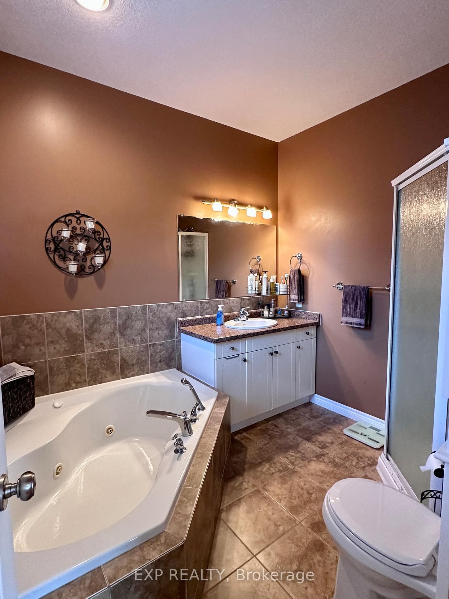 1 Falconridge Court photo 22