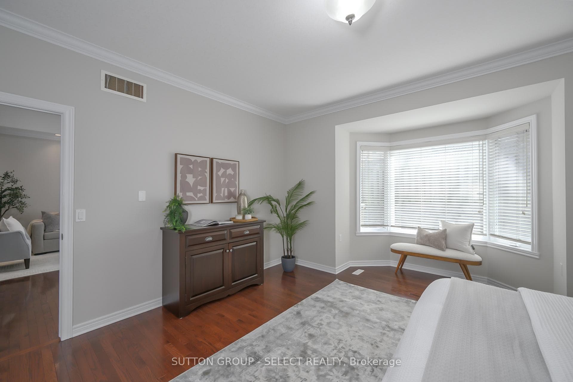 665 Commissioners Road Unit 6 photo 19