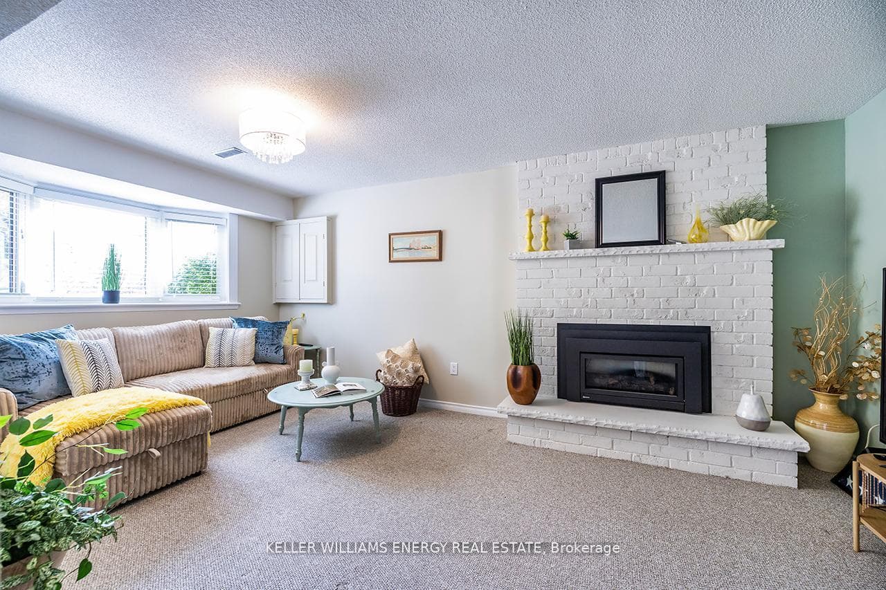 Gas fireplace