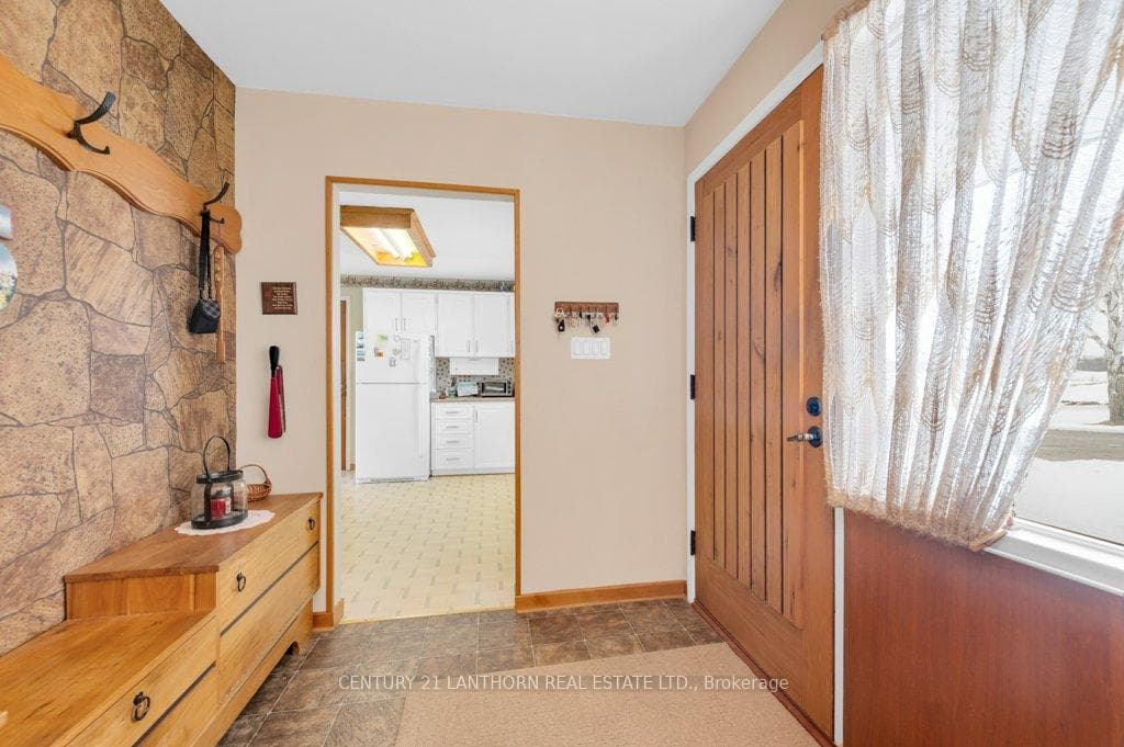 523 Harts Road photo 6