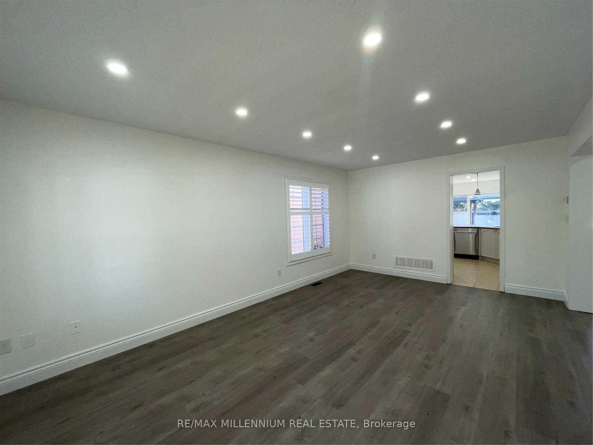 1684 Norris Circle photo 12
