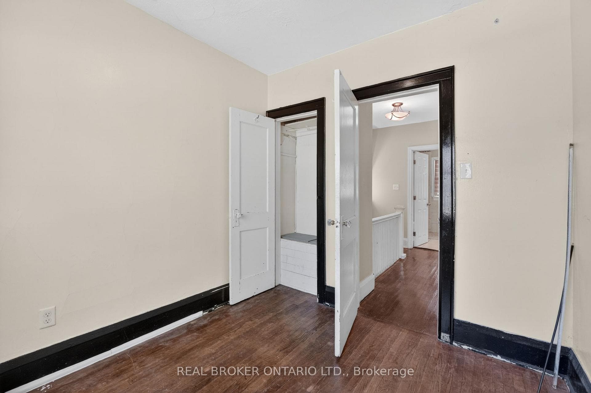 271 Manor Road photo 27