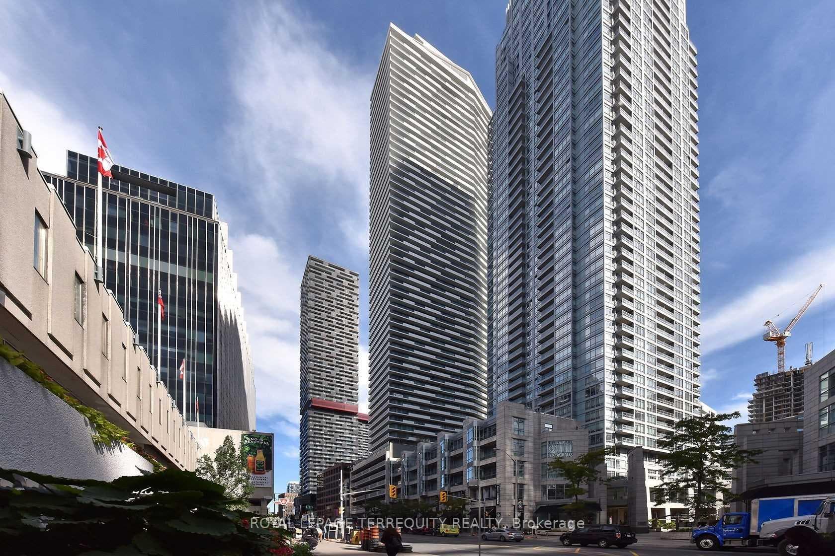 2221 Yonge Street Unit 2109 photo 1