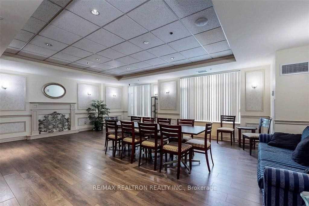 135 Pond Drive Unit 1102 photo 18