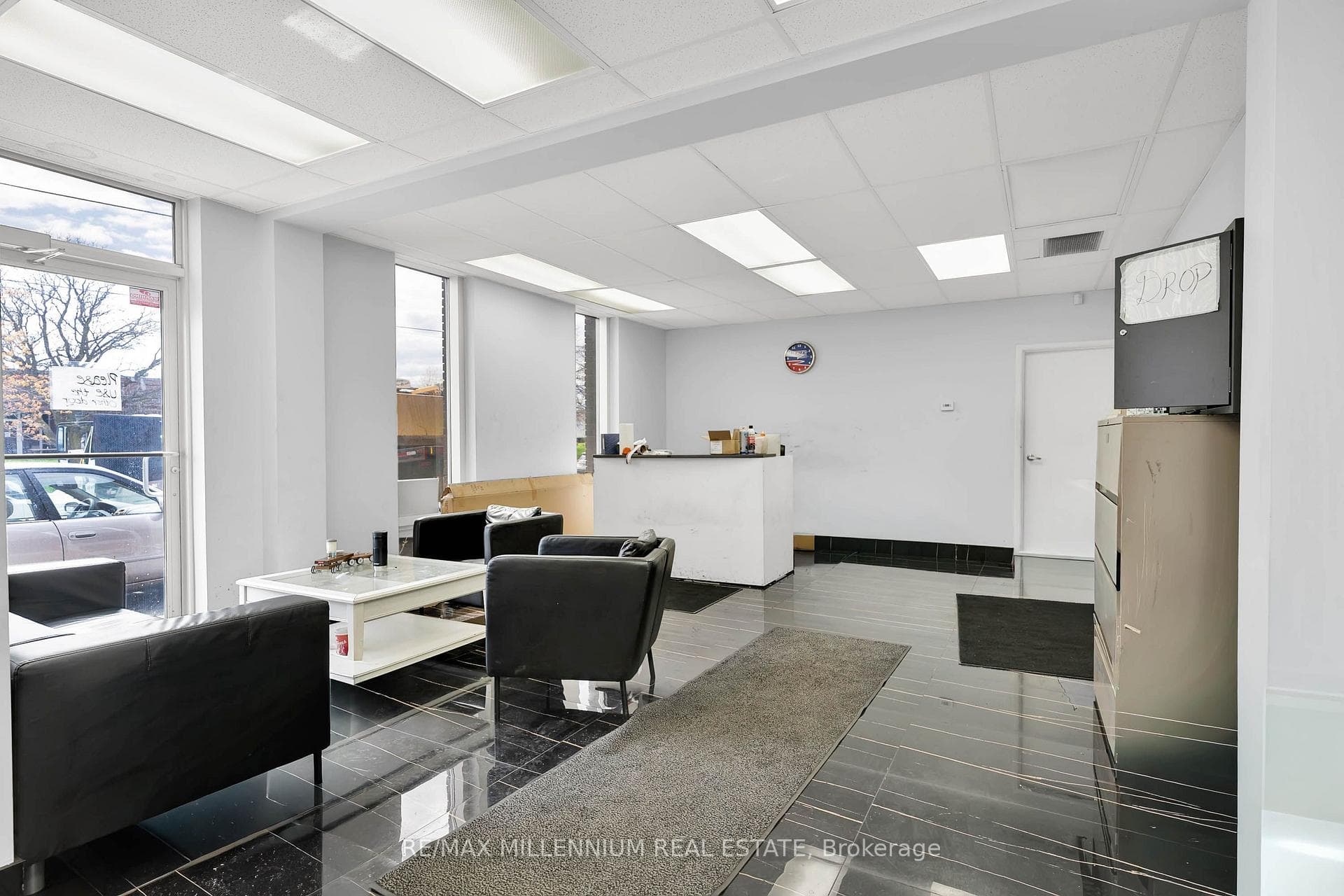 5435 Maingate Drive photo 6