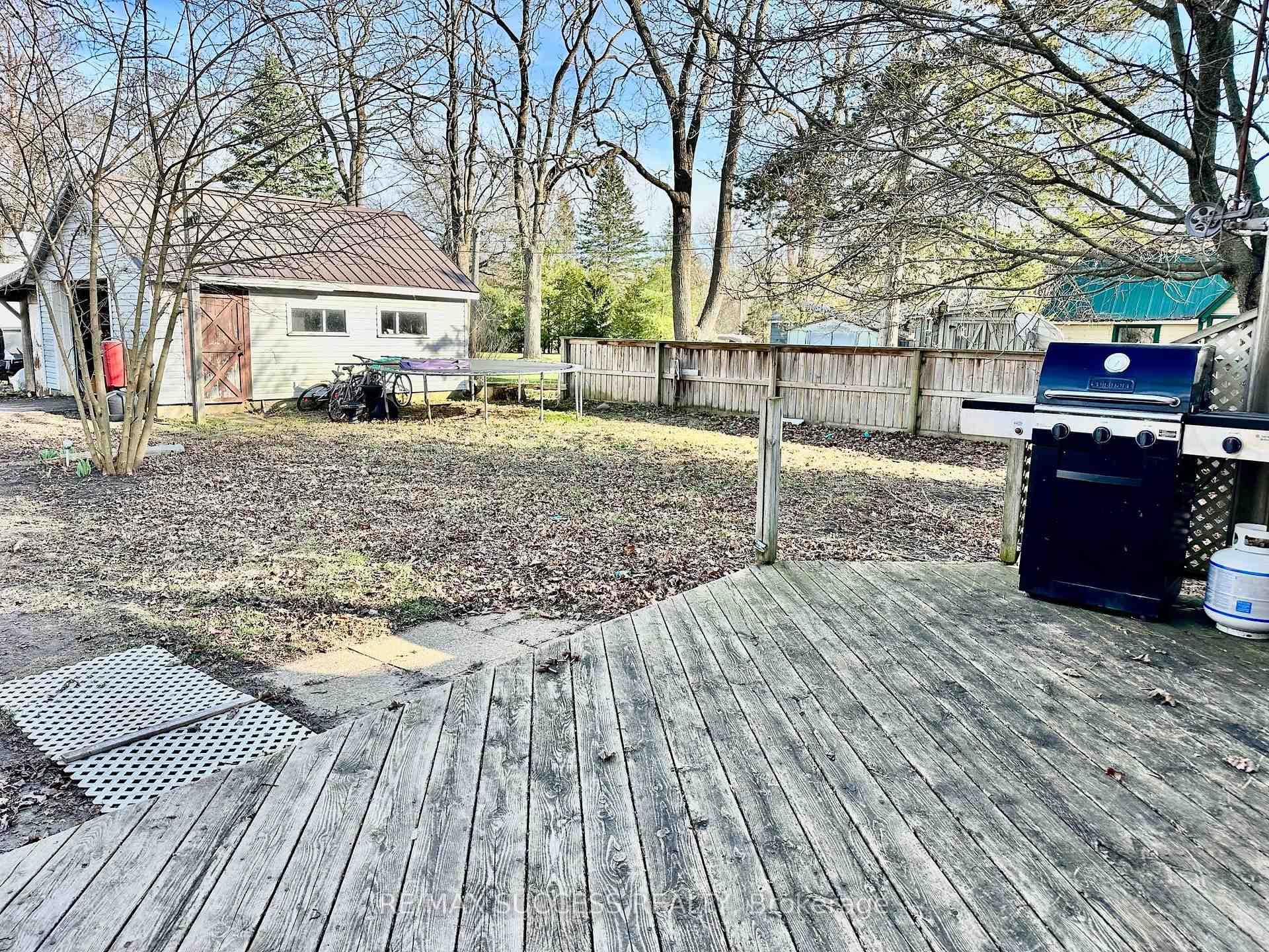 738 MOUNT PLEASANT Road photo 16