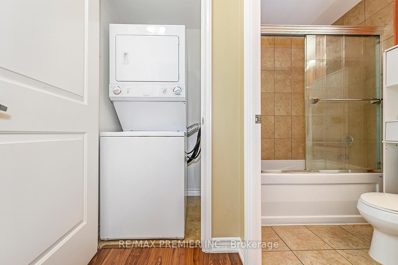 9235 Jane Street Unit 314 photo 18