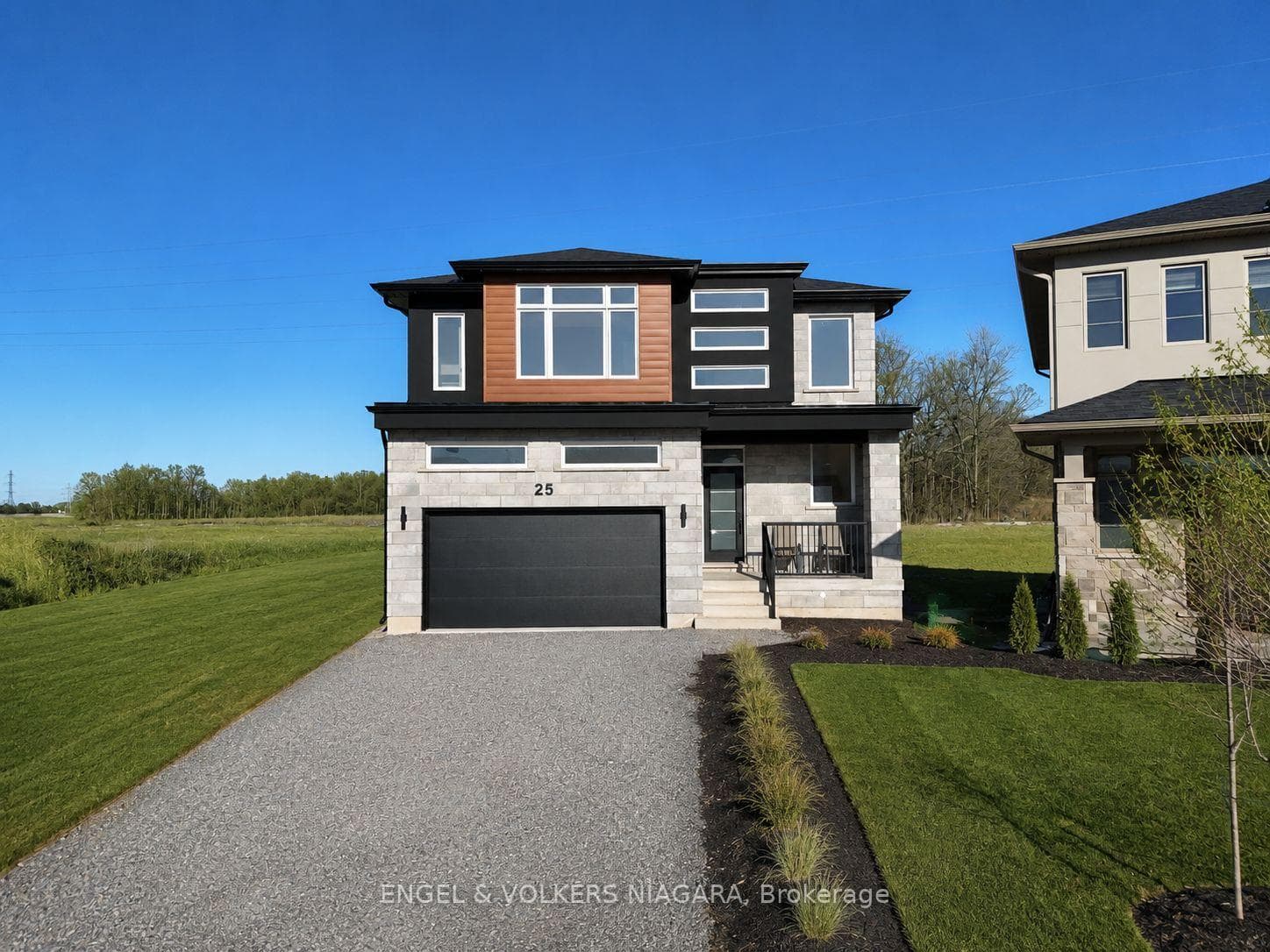 25 Elvira Way photo 2