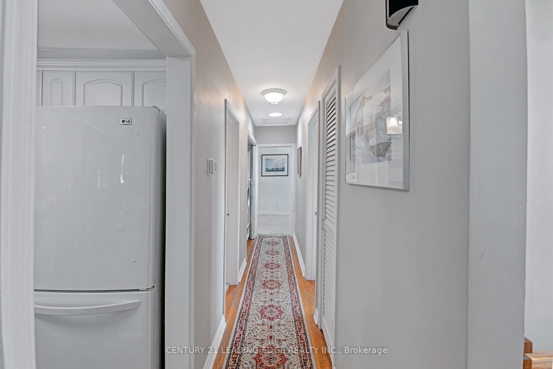 392 Loretta Crescent photo 13