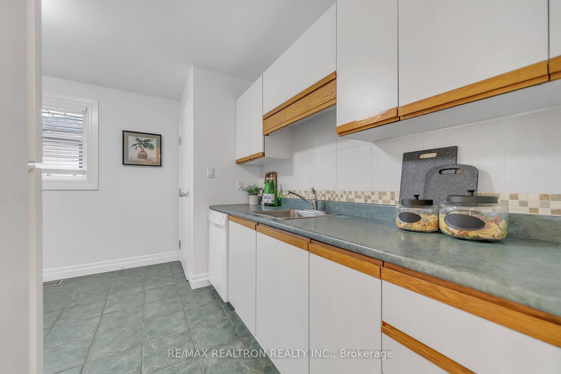 145 Willow Lane photo 11