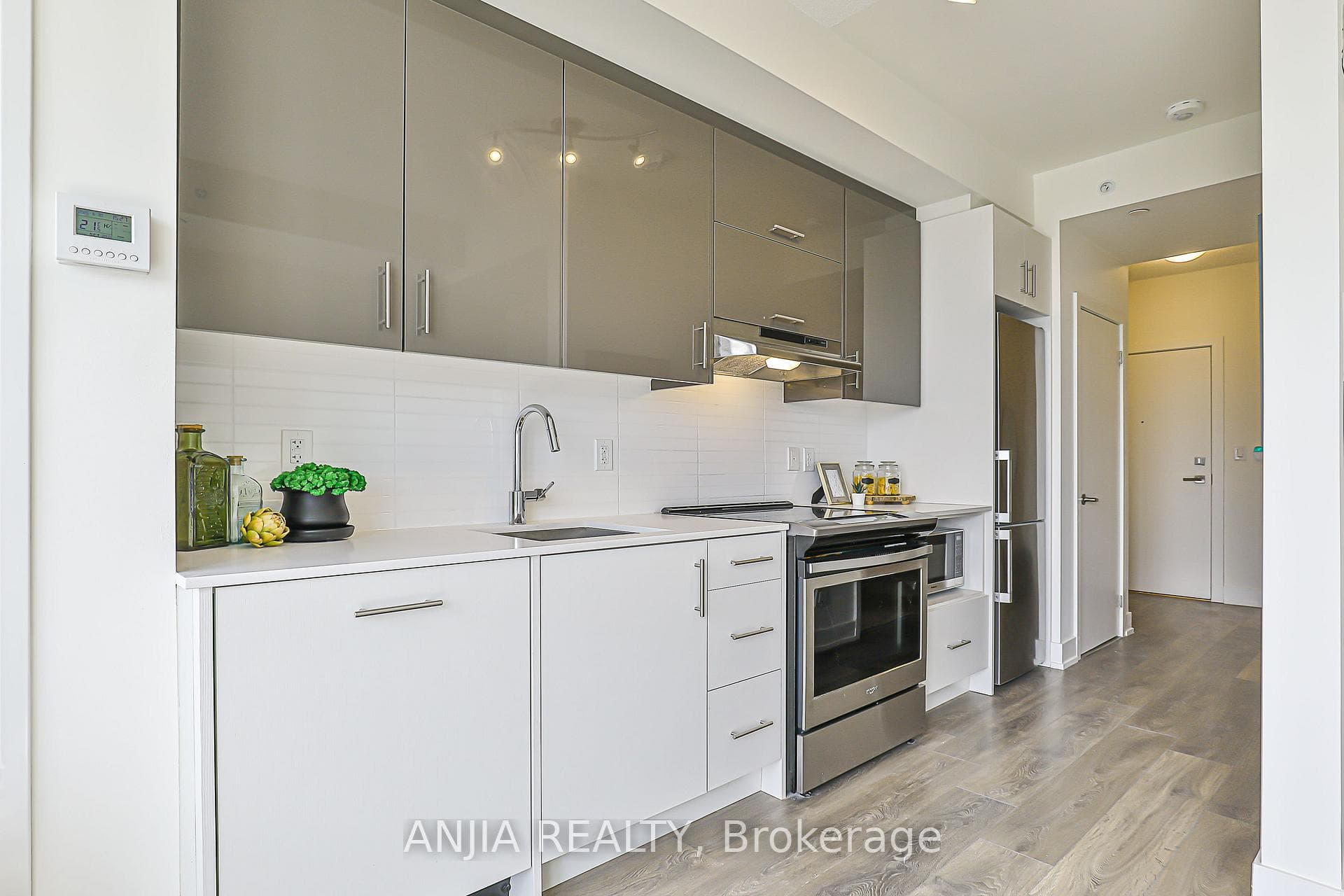 180 Fairview Mall Drive Unit 1603 photo 12