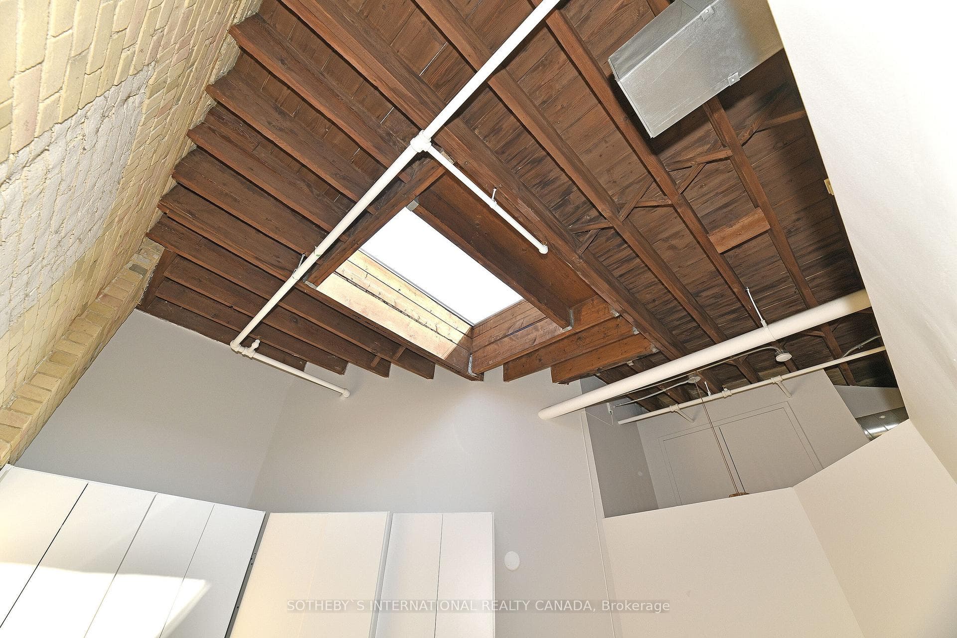 31 Brock Avenue Unit 208 photo 13