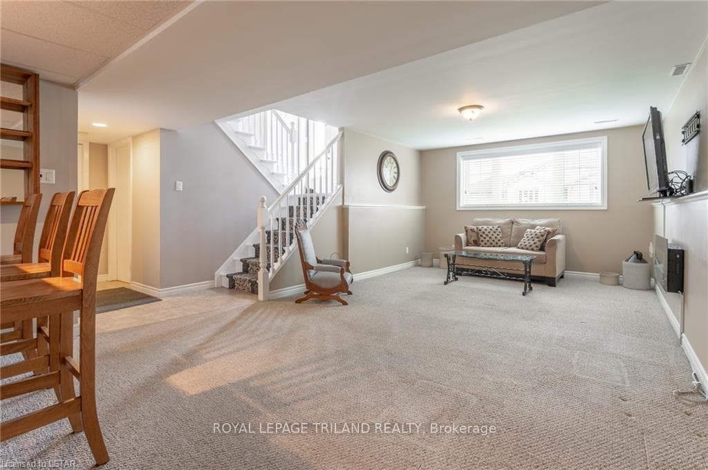 45 Village Gate Crescent photo 22