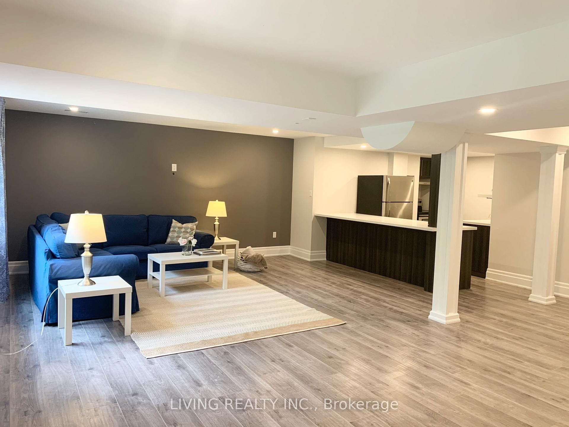 162 Art West Avenue Unit Lower photo 3