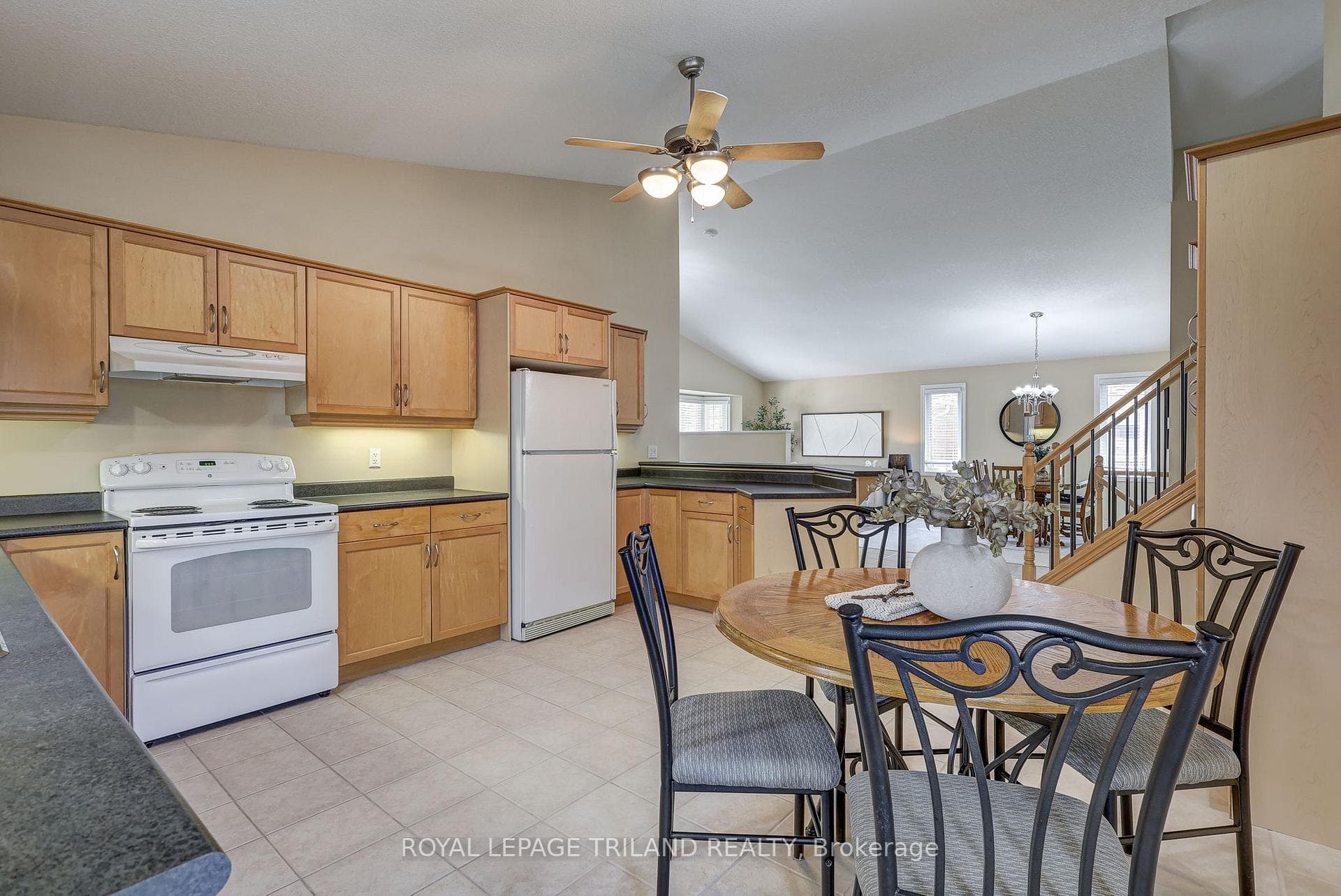 19 ORIOLE LANE, ST. THOMAS - KITCHEN