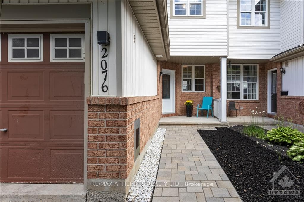2076 BREEZEWOOD Street photo 3