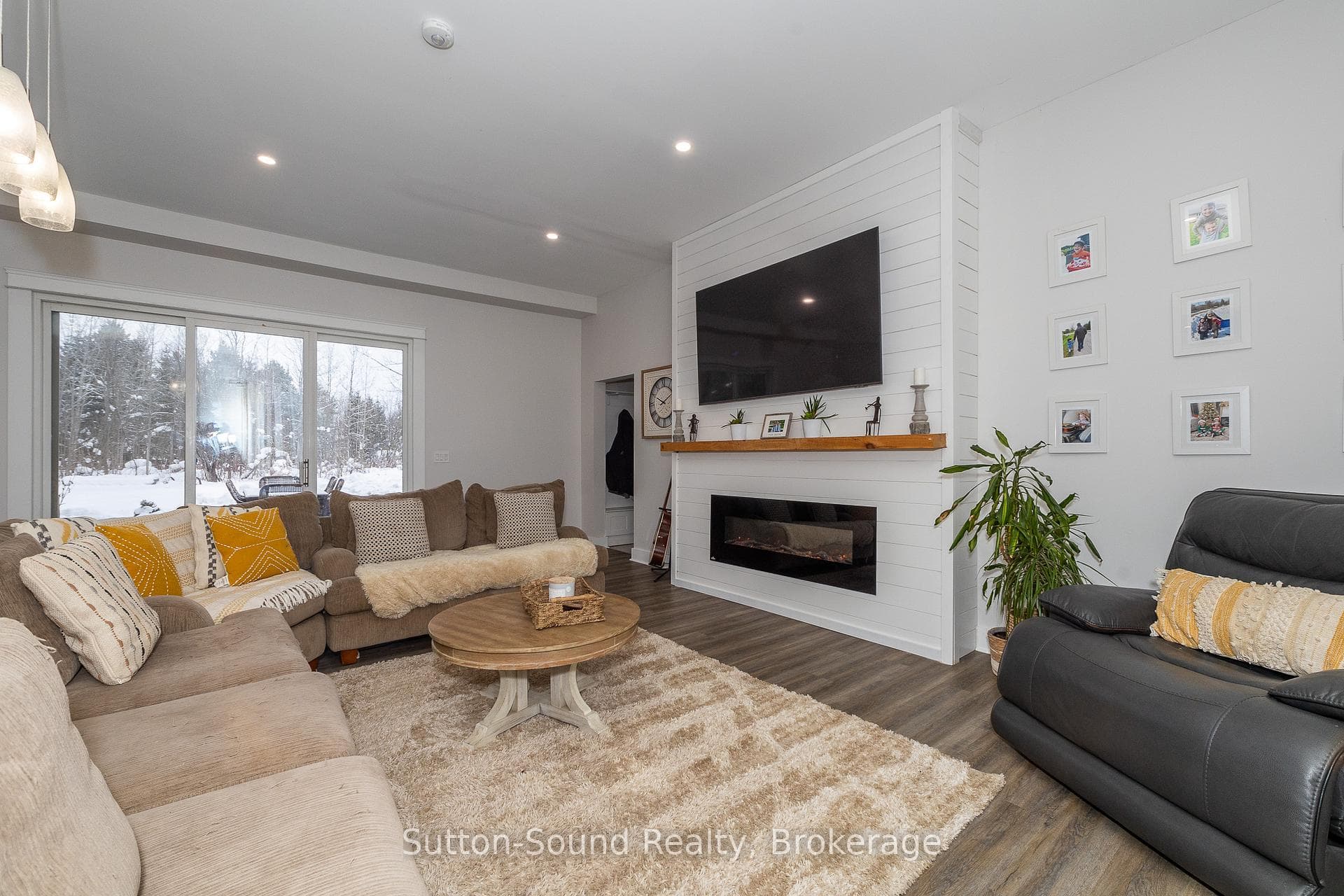 875 27th Street photo 16