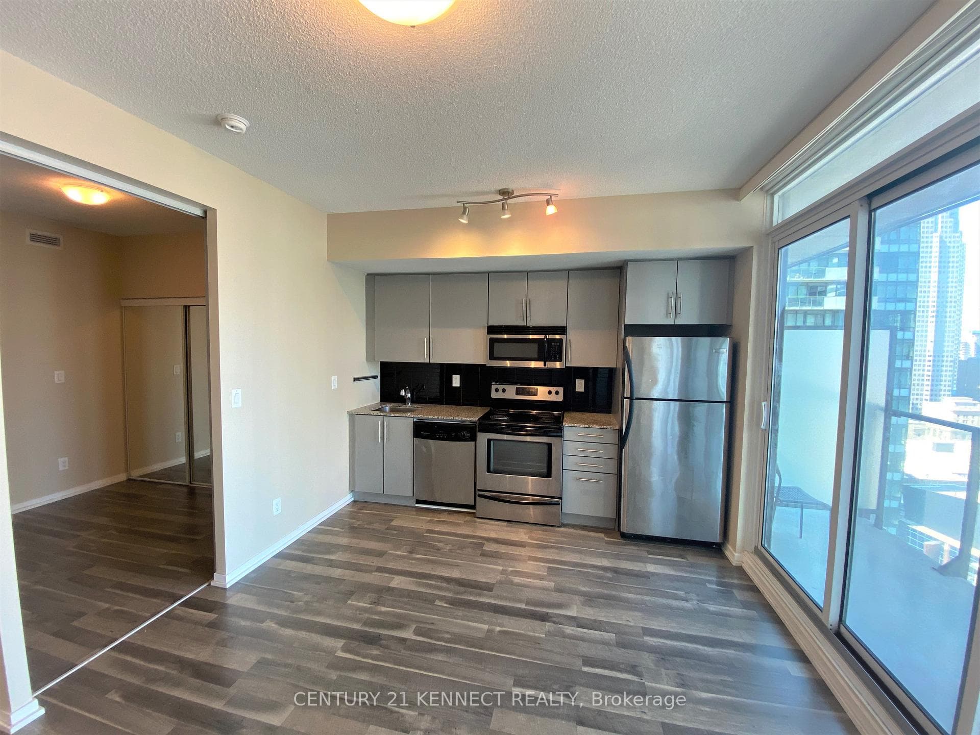 55 Bremner Boulevard Unit 1906 photo 2