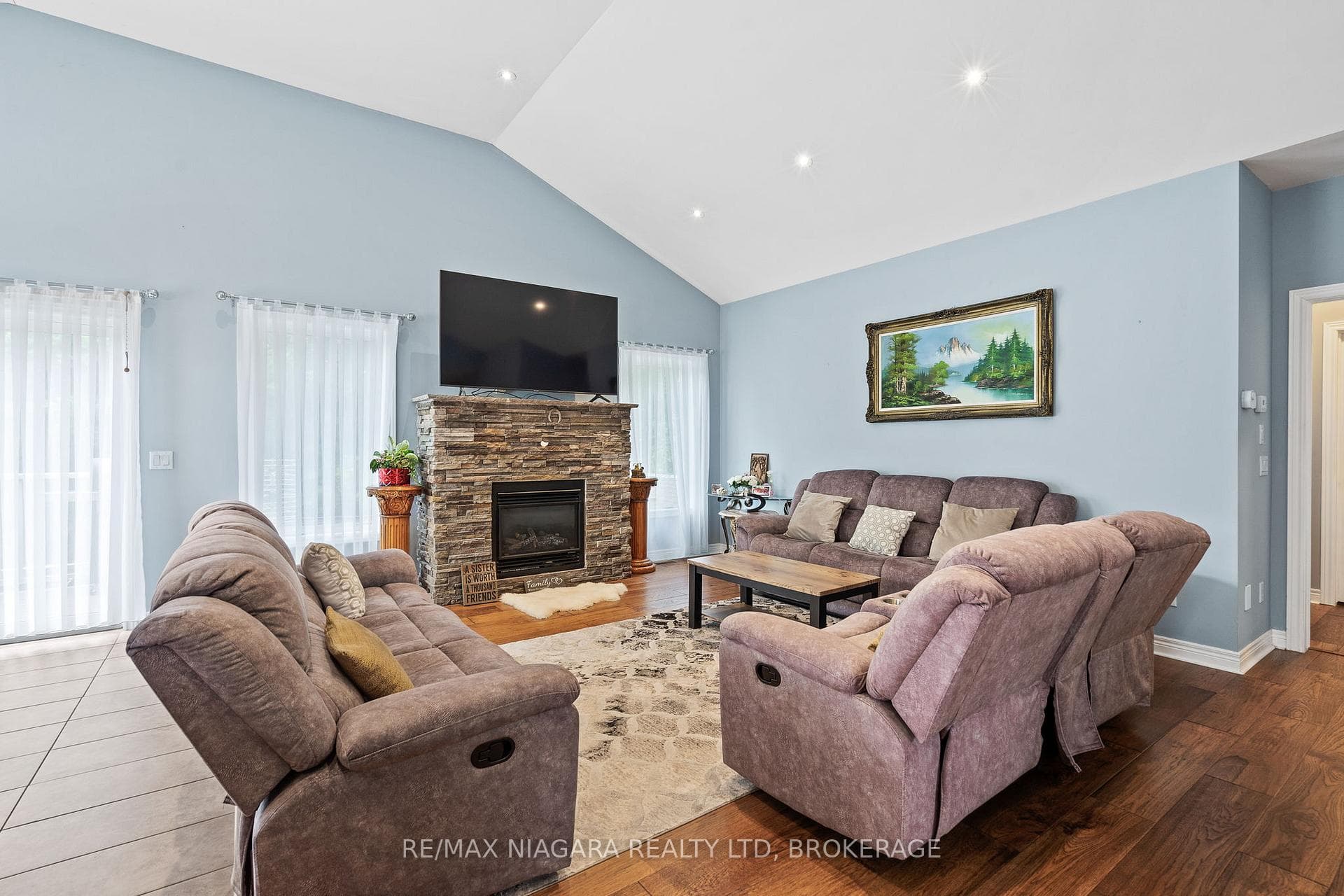 255 Lakeshore Road photo 10